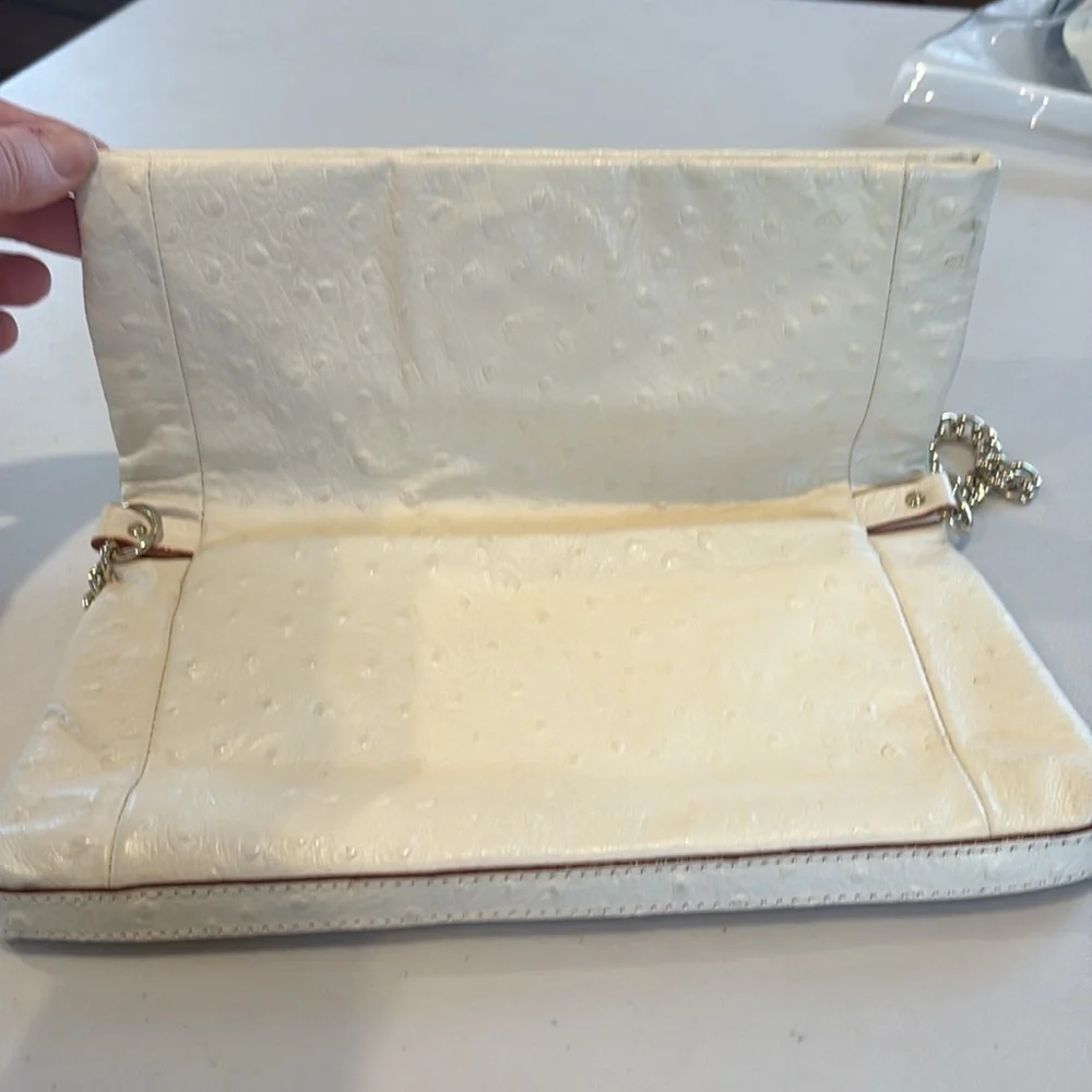 Kate Spade - Cream Handbag with gold strap and accents
